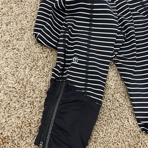 Lululemon Runday Parallel Black and White Crop Leggings - Picture 2 of 4